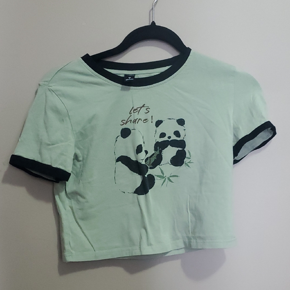 Dazy Panda Graphic T-Shirt - Green Size Small